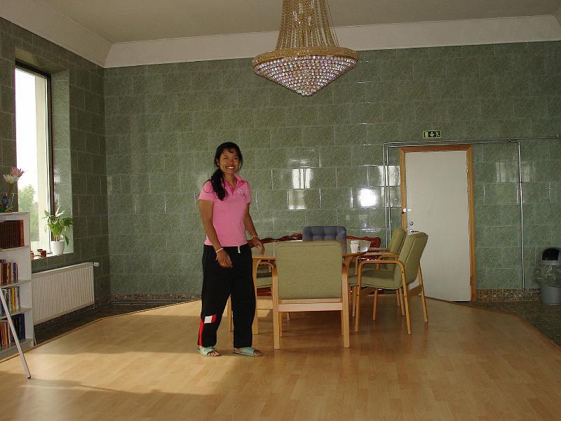 DSC03498.JPG - เสร็จข้างนอกแล้วเราก็มาเตรียมสถานที่จะเป็นโรงเรียนสอนภาษาไทย