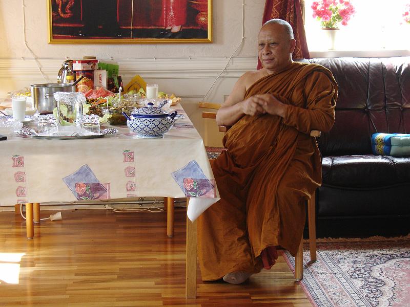 DSC03748.JPG - .. พระผู้ใหญ่แวะมาค่ะ