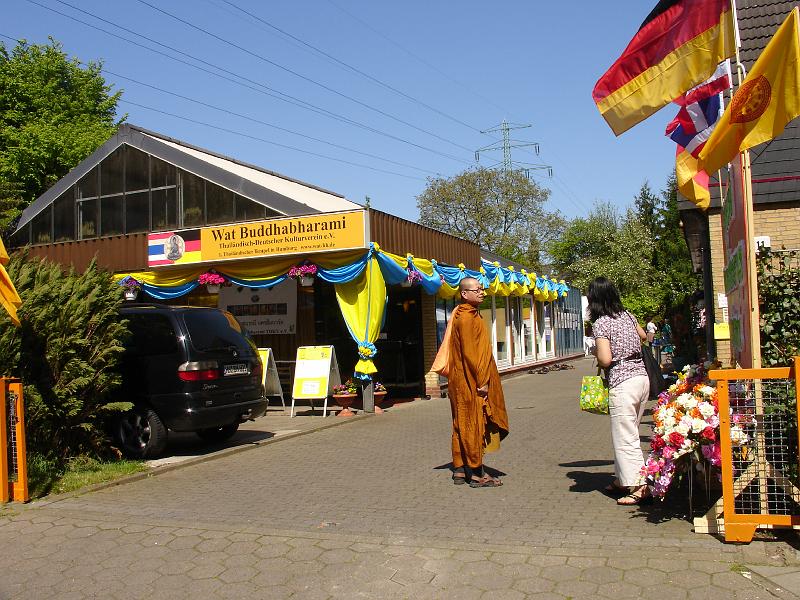 Germany01.JPG - วัดพุทธบารมี ค่ะ .... ด้านหน้าวัด