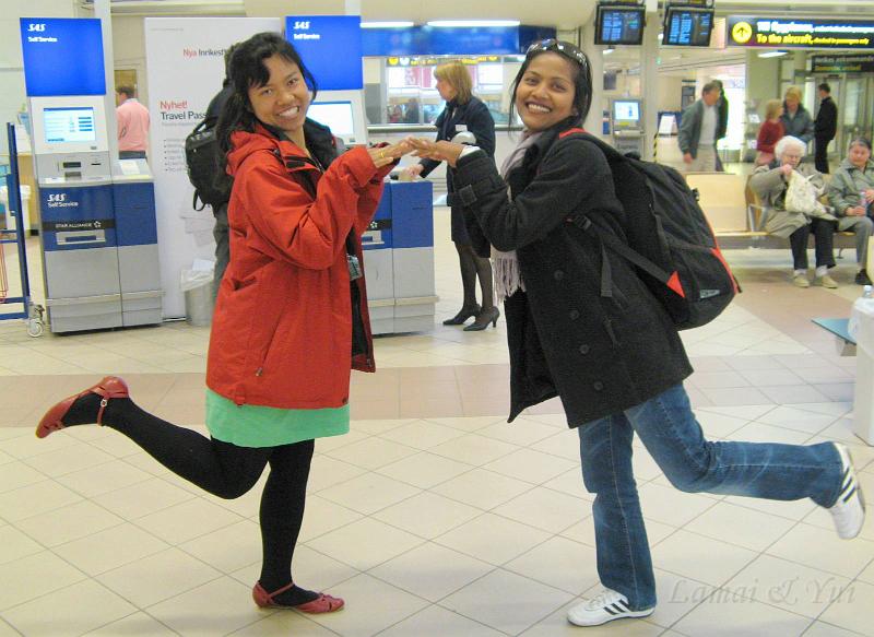 Emmy-Lamai-Yui-60.jpg - ทำกันไปได้ไม่อายฝรั่ง