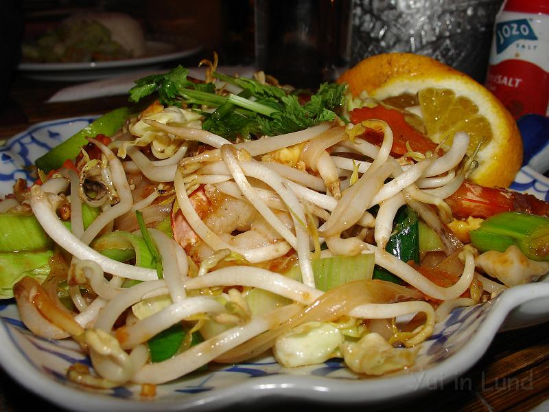 DSC03068.JPG - ป้าจริงใจแวะมาลุนด์ ก็เลยแห่กันไปเซอไพรส์ แต่ว่า ระบบโทรศัพท์ล่ม ต่างคนต่างเซอไพรส์ไปตามๆ กัน
